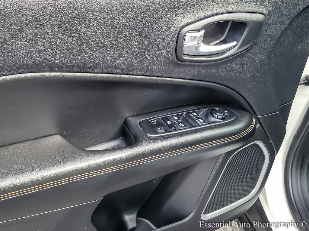 Used 2021 Jeep Compass Latitude image 12