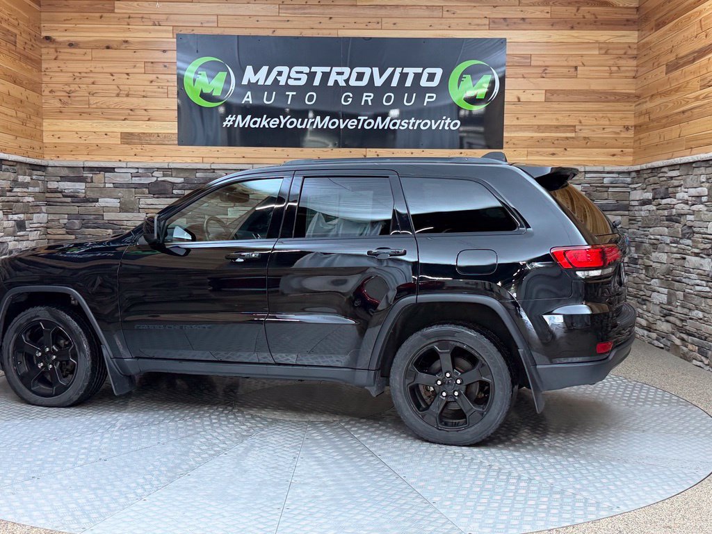 Used 2020 Jeep Grand Cherokee Laredo AWD/4WD image 13
