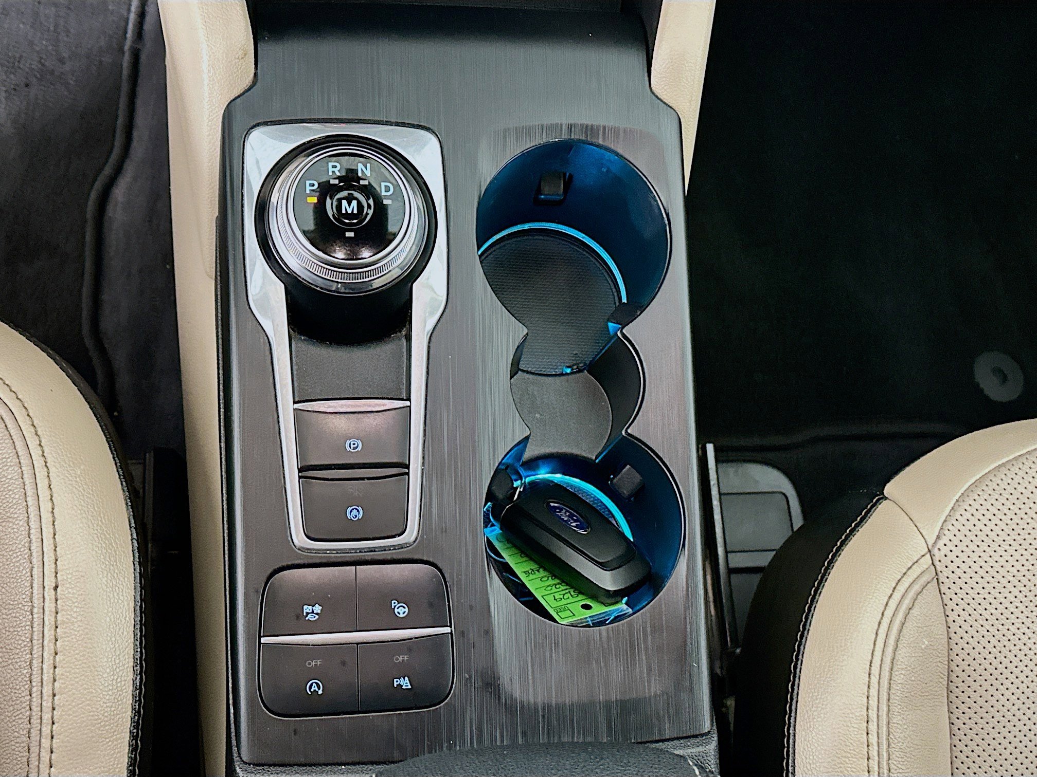 Used 2020 Ford Escape Titanium image 25