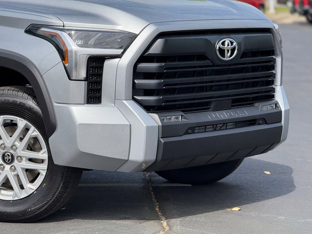 New 2026 Toyota Tundra SR5 AWD/4WD image 4