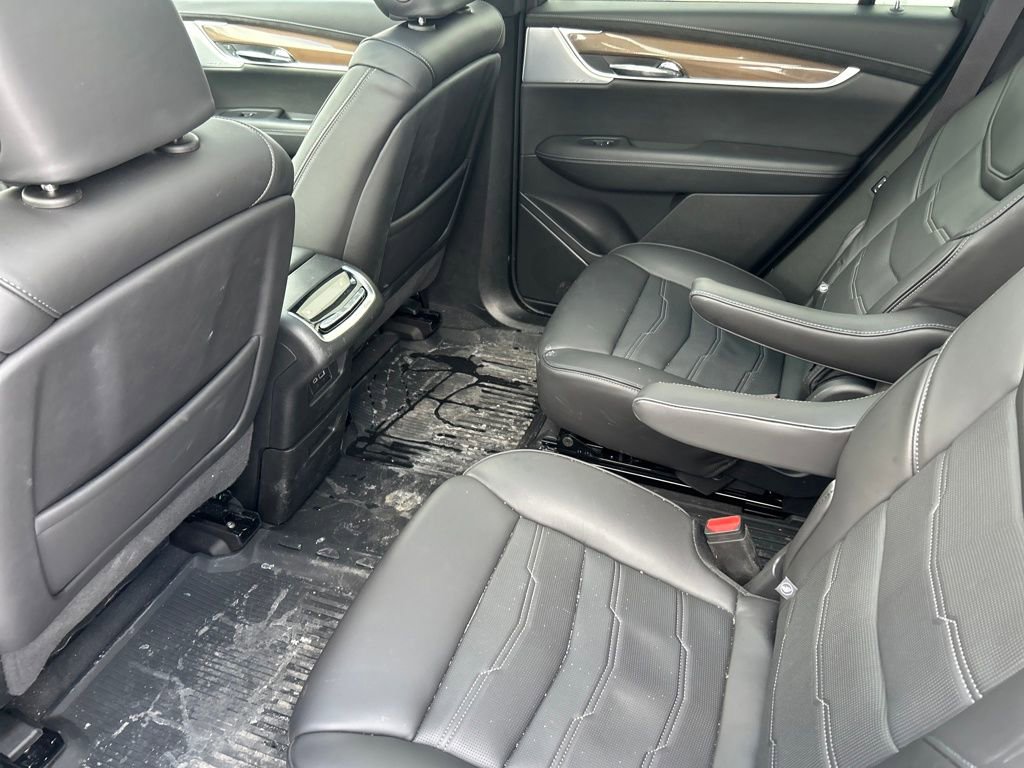 Used 2023 Cadillac XT6 Premium Luxury w/ Platinum Package image 2