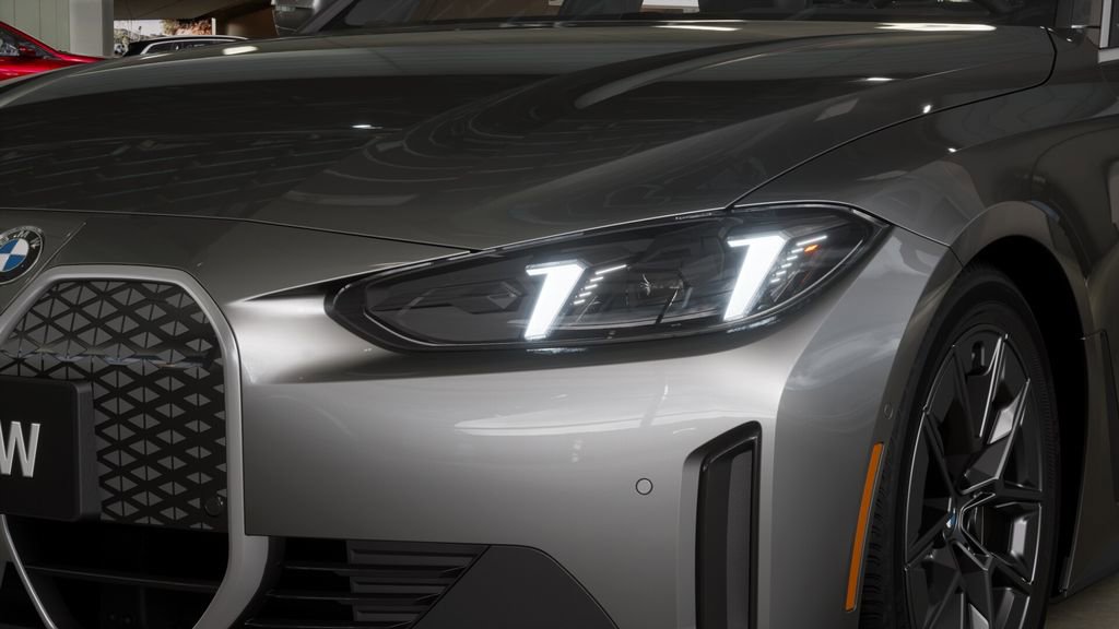 New 2026 BMW i4 eDrive40 image 32