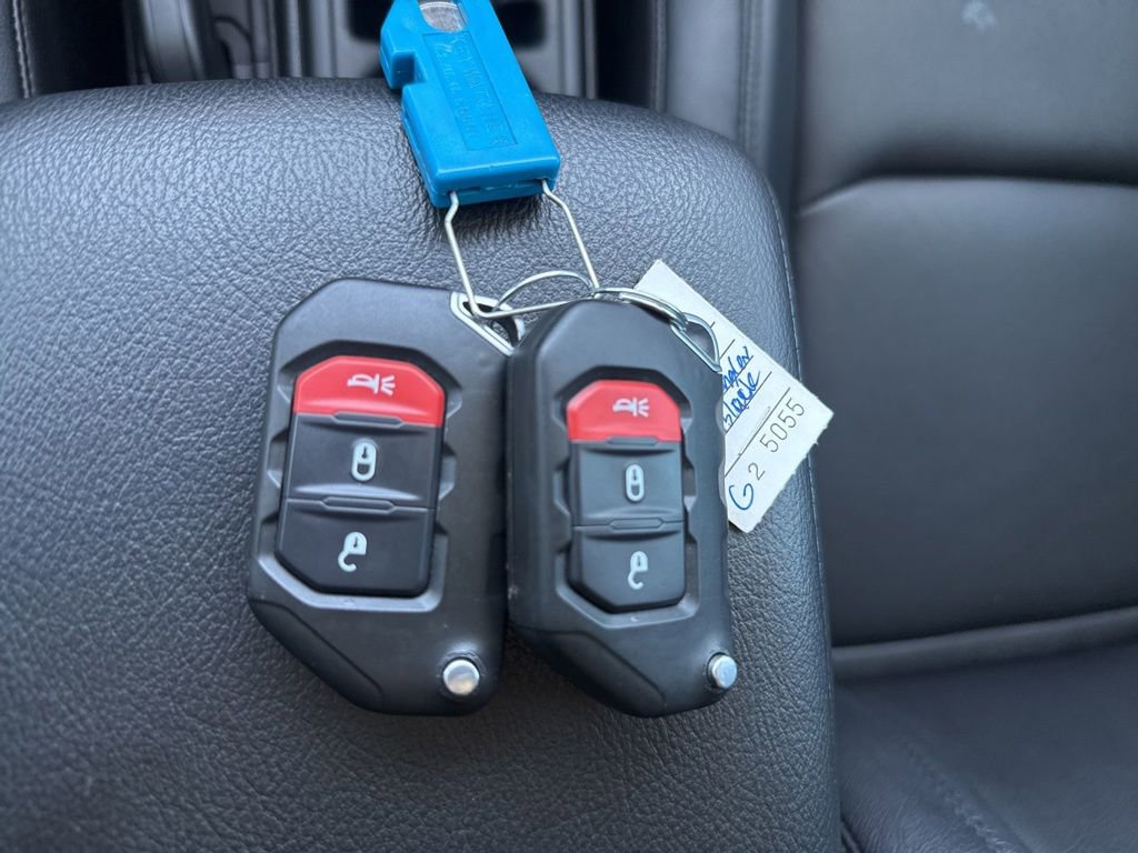 Used 2025 Jeep Wrangler Unlimited Sport AWD/4WD image 21