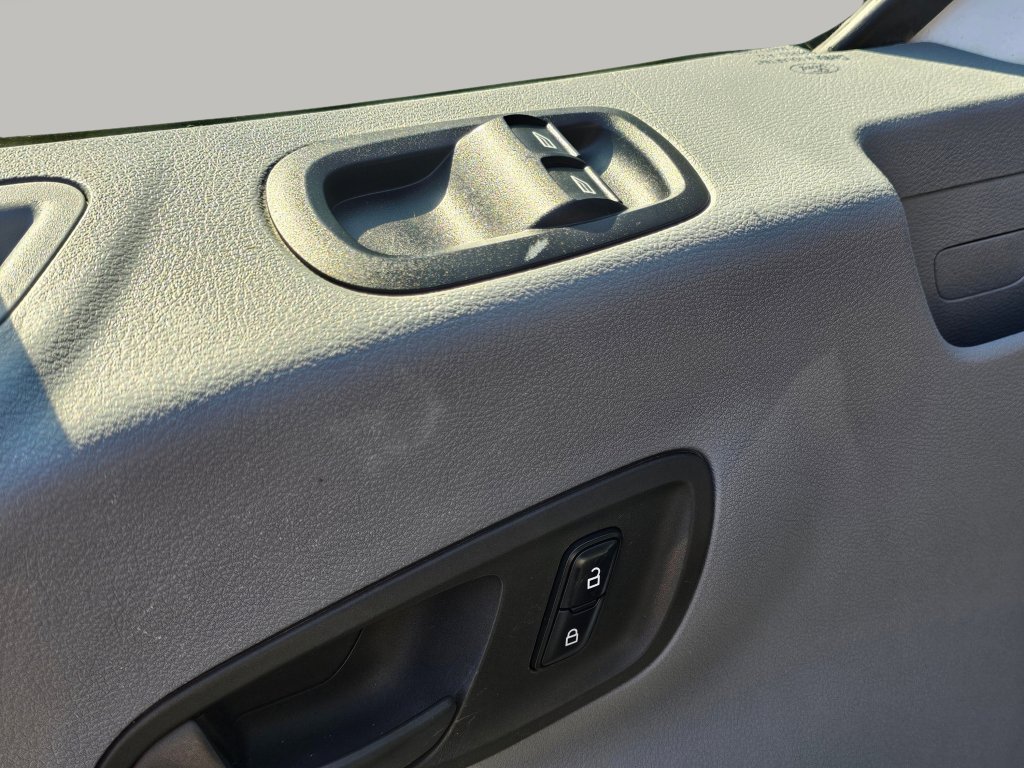 Used 2015 Ford Transit 350 XLT image 26