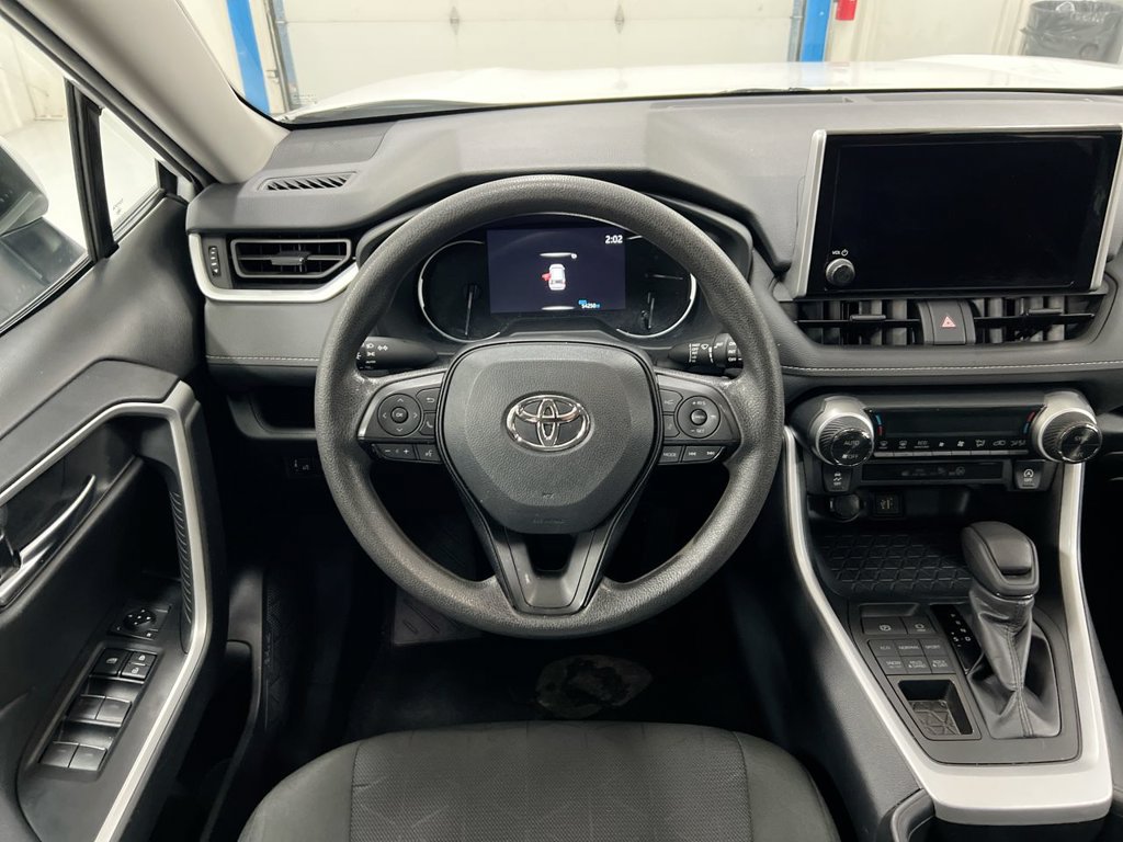 Used 2024 Toyota RAV4 XLE AWD/4WD image 11