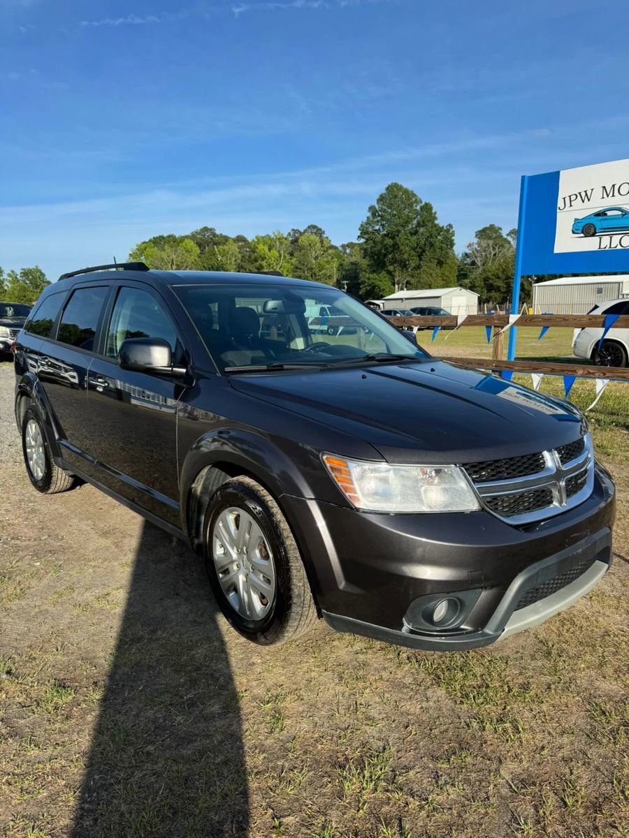 Used 2019 Dodge Journey SE FWD image 2