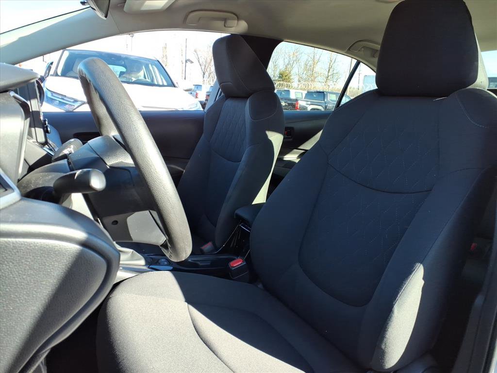 Used 2022 Toyota Corolla LE image 11