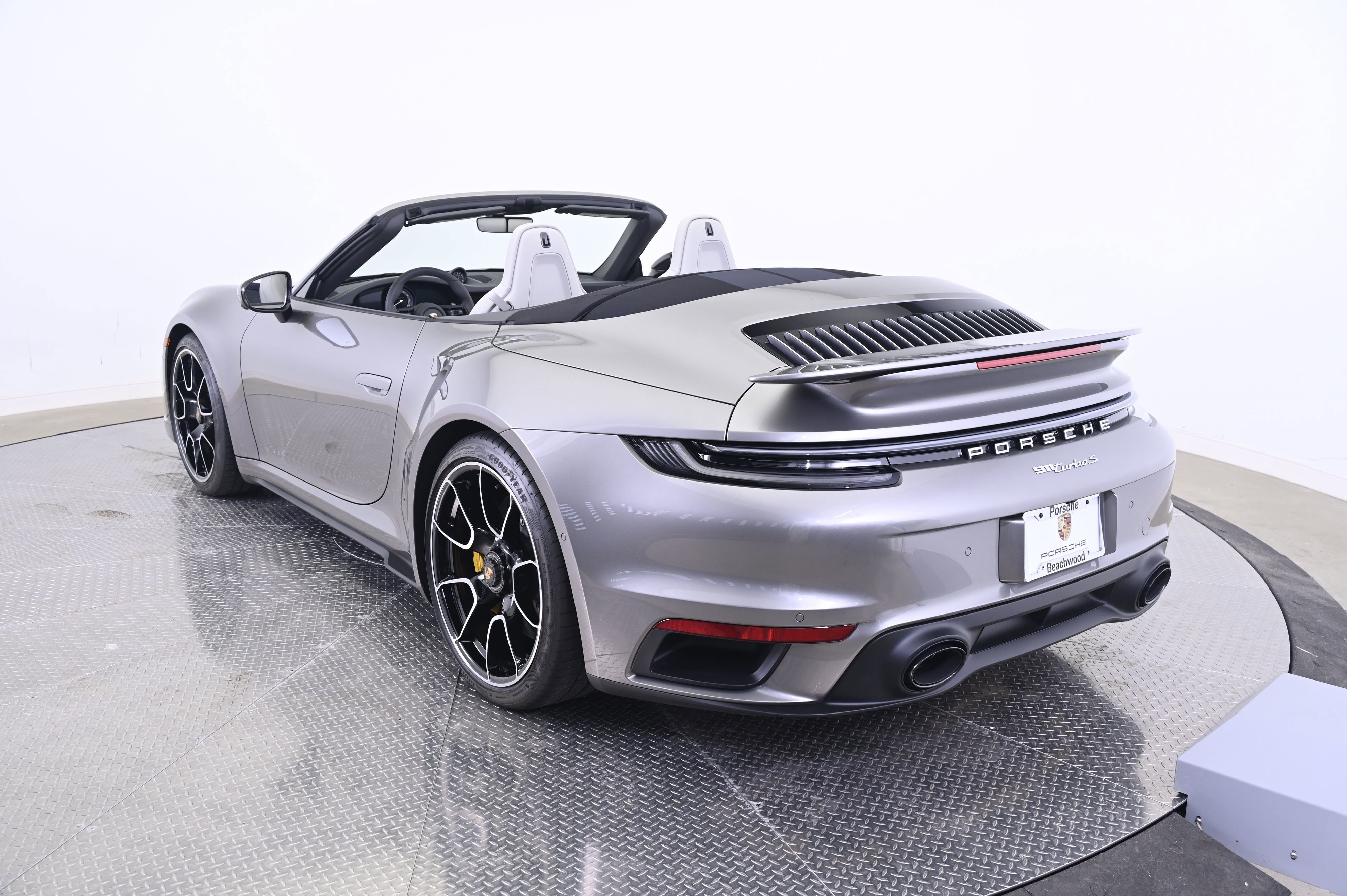 Certified 2025 Porsche 911 Turbo S AWD/4WD image 3