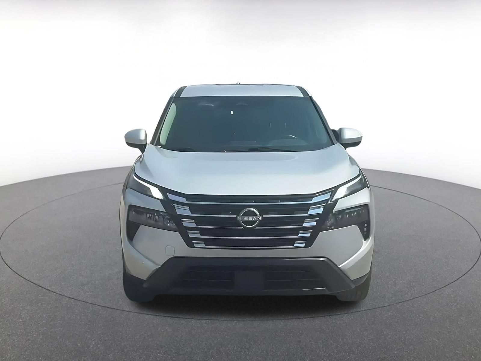 Used 2025 Nissan Rogue SV AWD/4WD image 4