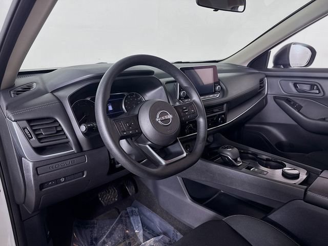 Used 2024 Nissan Rogue S image 9