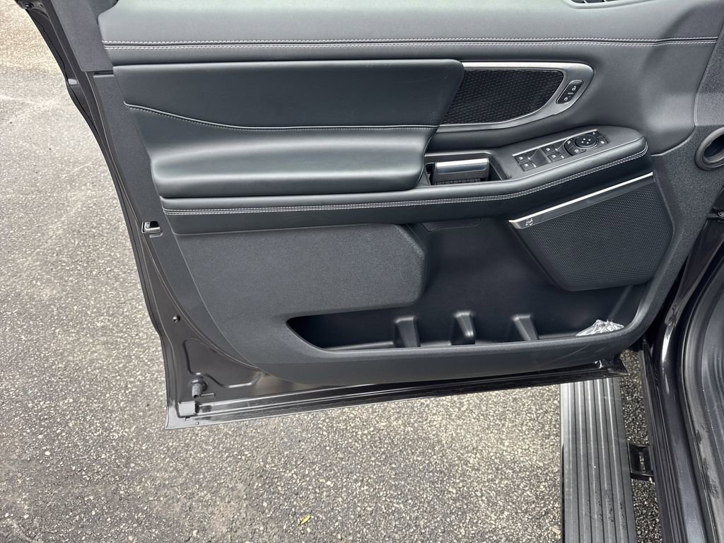 New 2025 Ford Expedition Max Platinum w/ Stealth Appearance Package AWD/4WD image 11