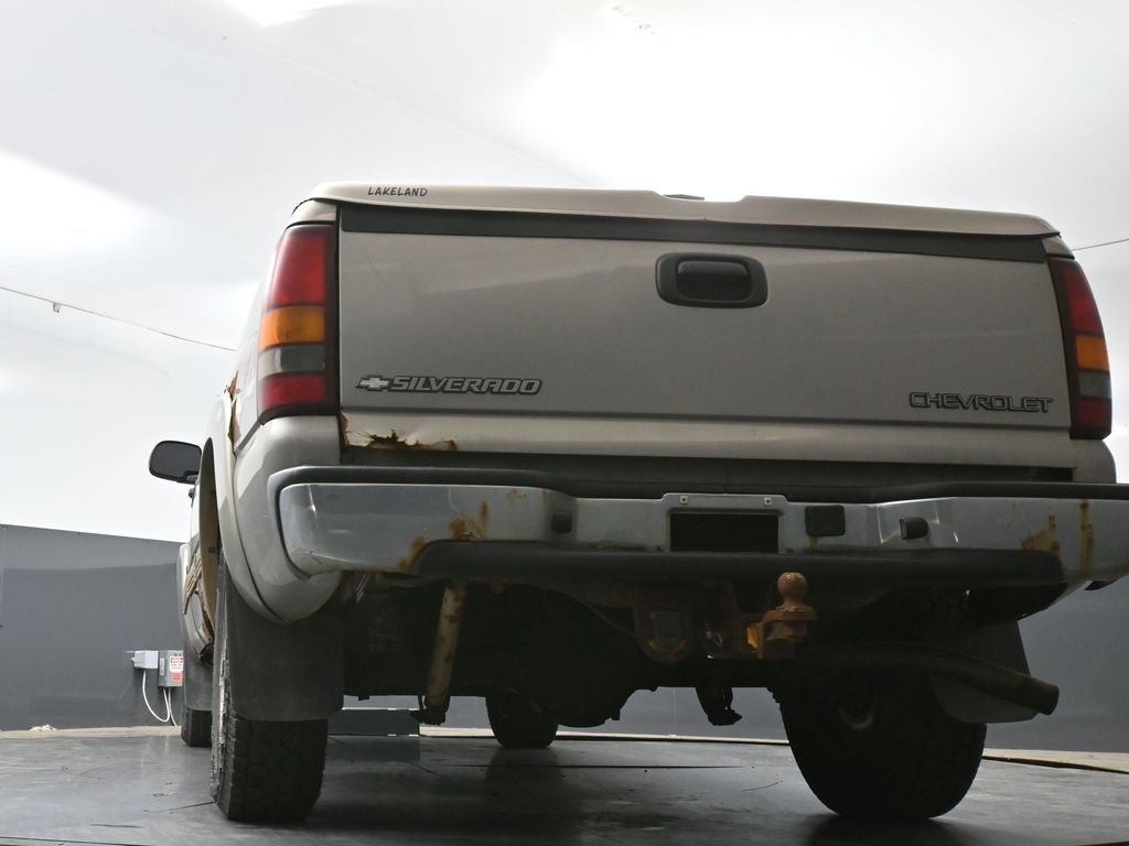 Used 2001 Chevrolet Silverado 1500 LS w/ Firm Ride Suspension Pkg AWD/4WD image 29