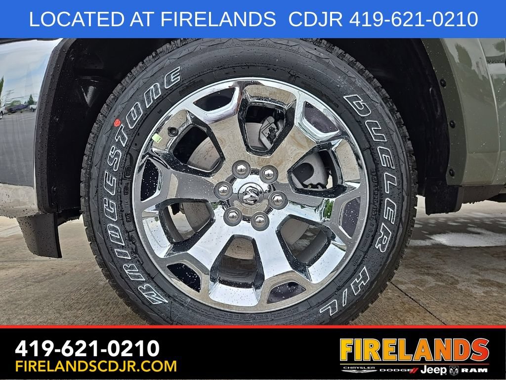 New 2026 RAM 1500 4x4 Crew Cab image 10