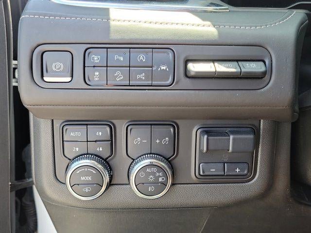 Used 2024 GMC Yukon XL Denali Ultimate AWD/4WD image 16
