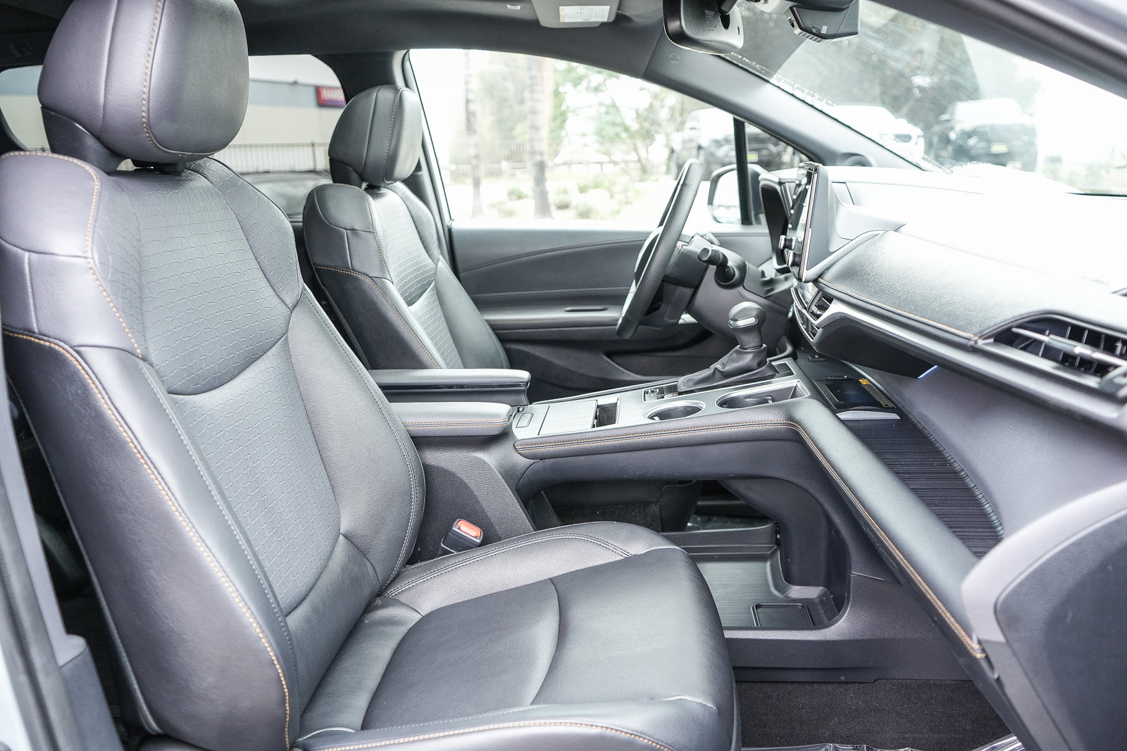 Used 2023 Toyota Sienna XLE Woodland Edition image 16