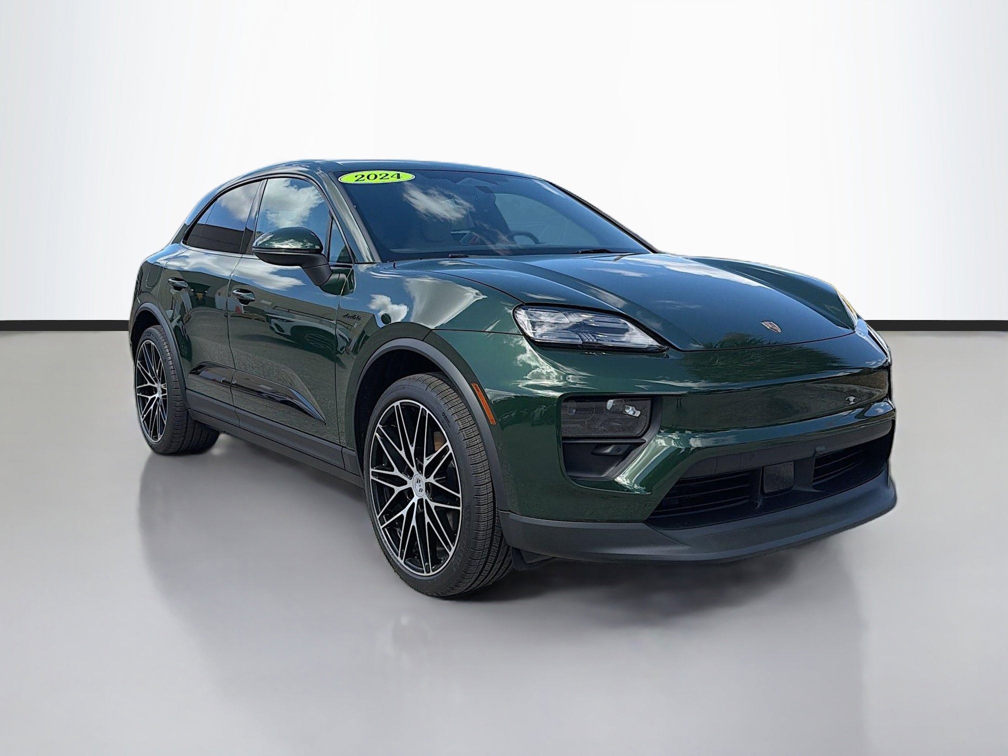 Used 2024 Porsche Macan 4 Electric image 1