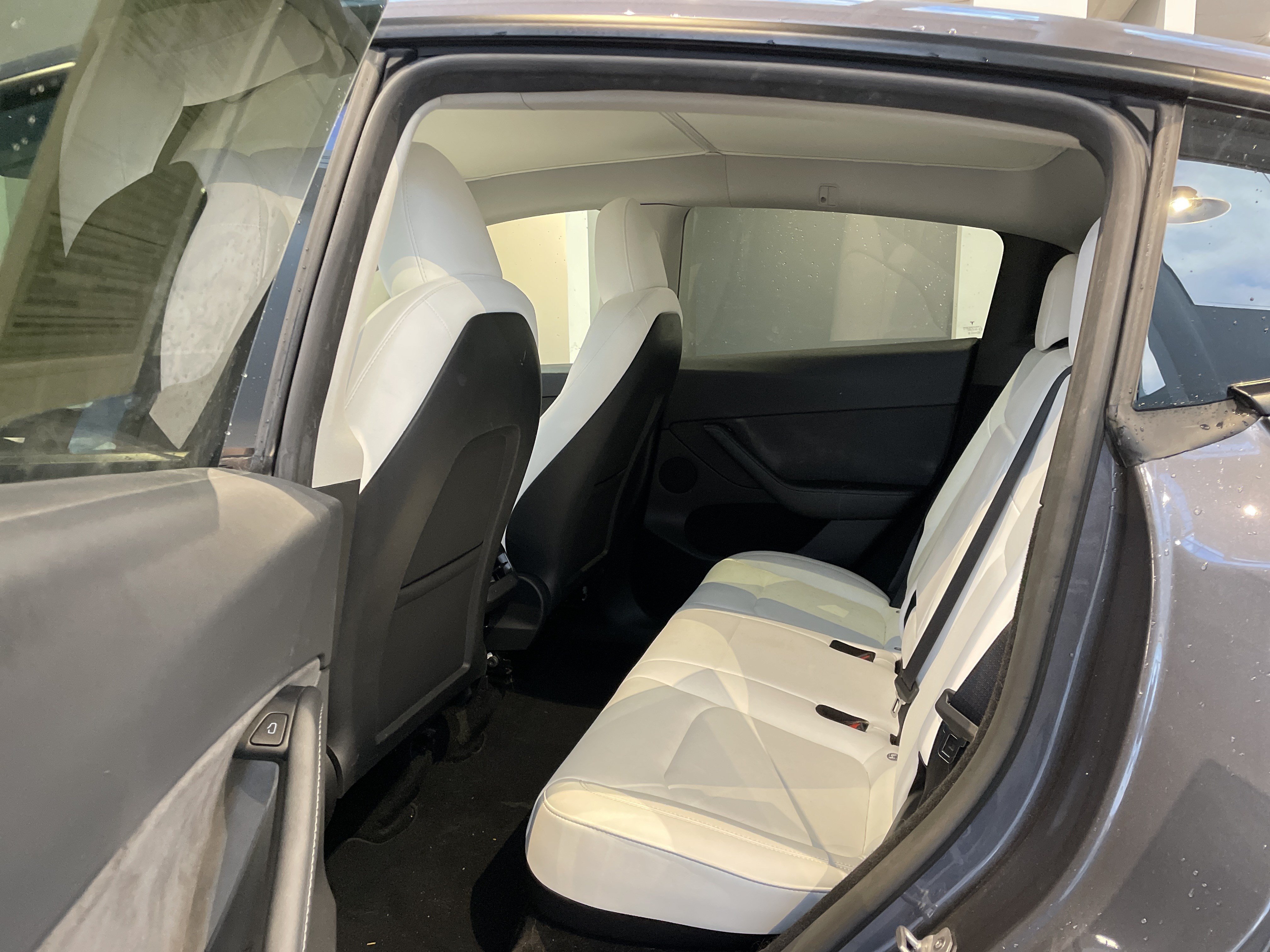 Used 2023 Tesla Model Y Performance AWD/4WD image 33