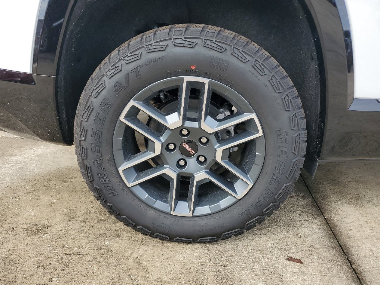 New 2027 GMC Terrain AT4 w/ Technology Package II AWD/4WD image 6