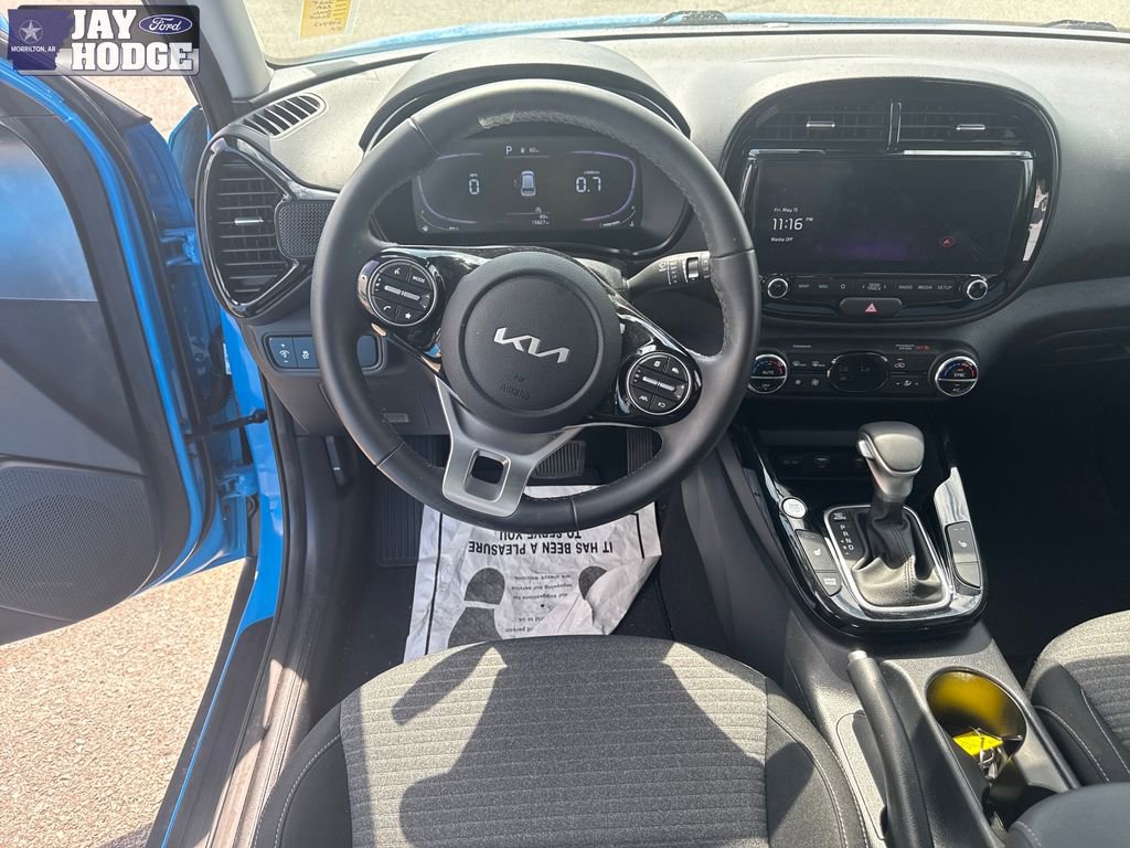 Used 2025 Kia Soul EX FWD image 24