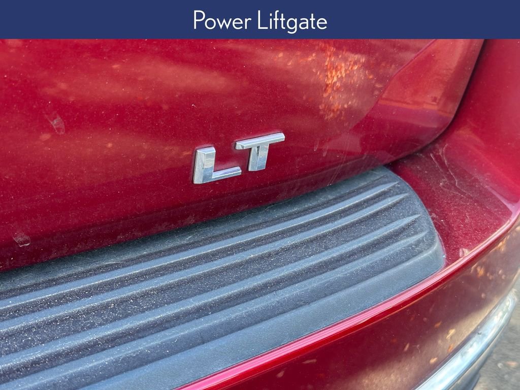 Used 2022 Chevrolet Suburban LT w/ Luxury Package image 18