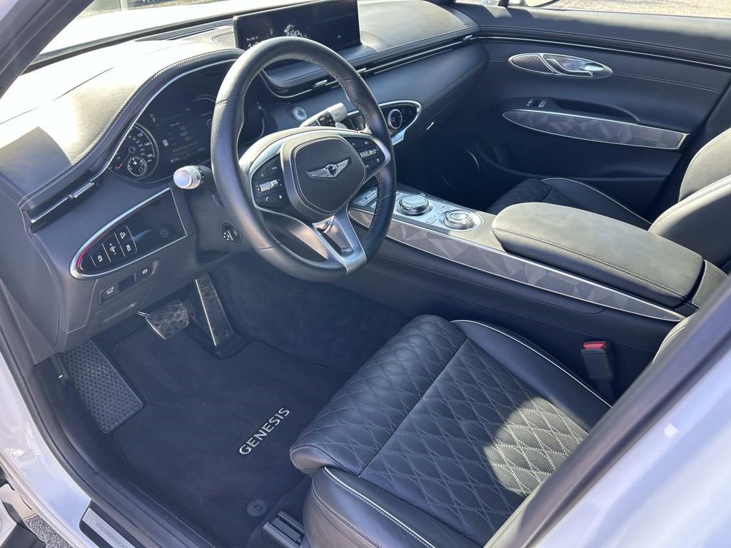Used 2025 Genesis GV70 3.5T Sport w/ Sport Advanced Package image 16