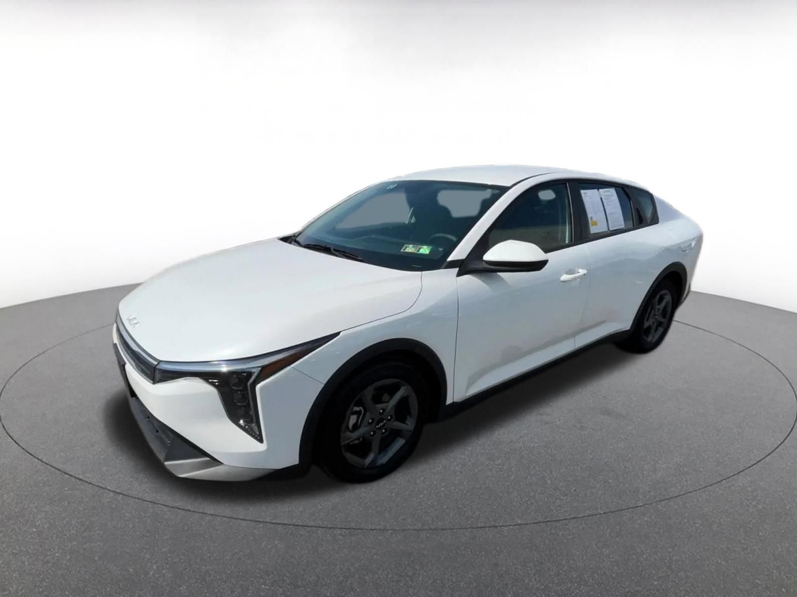 Used 2025 Kia K4 LXS image 8