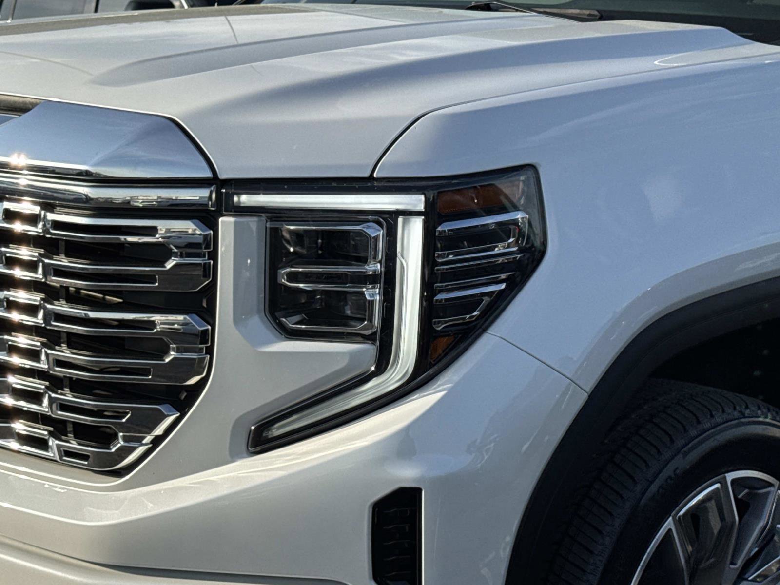 Used 2024 GMC Sierra 1500 Denali w/ Denali Reserve Package AWD/4WD image 28
