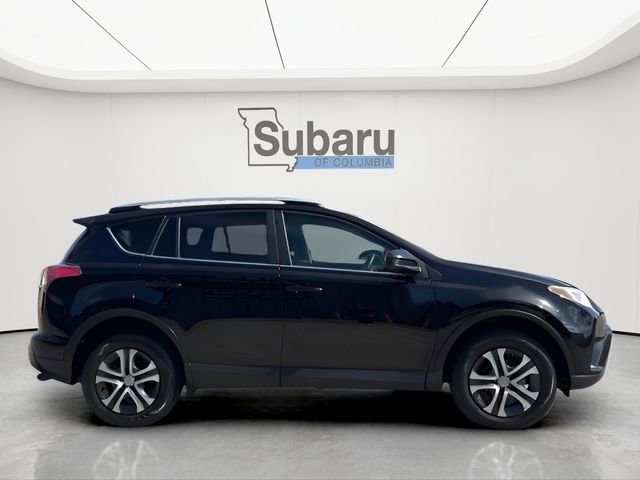 Used 2017 Toyota RAV4 LE FWD image 8