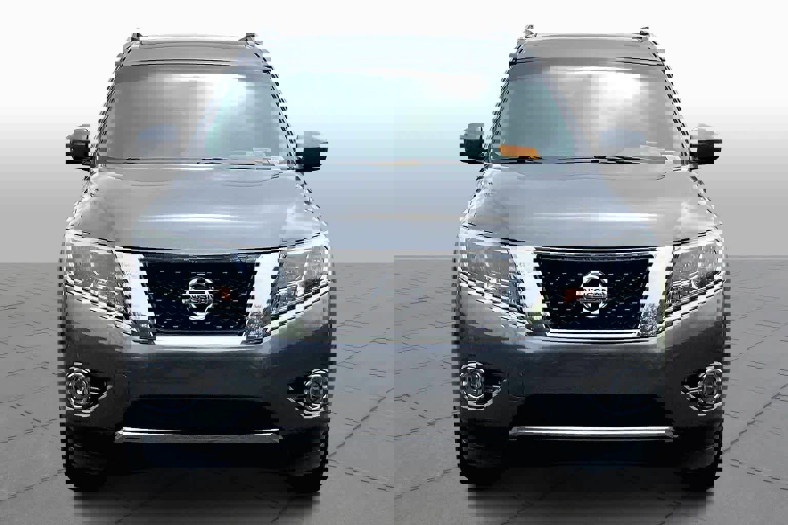 Used 2016 Nissan Pathfinder Platinum w/ Cargo Package image 3