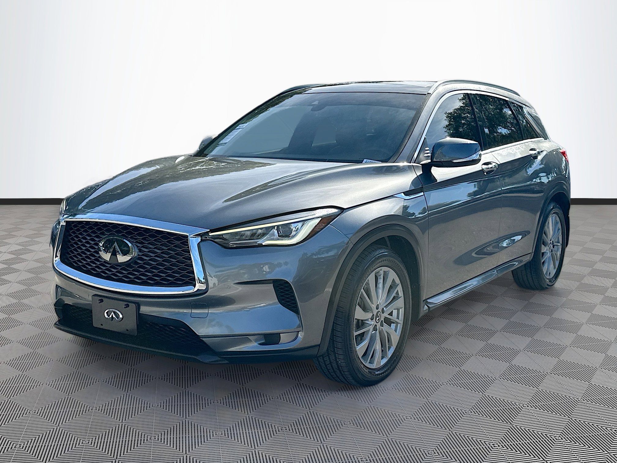 Used 2023 INFINITI QX50 Luxe image 3