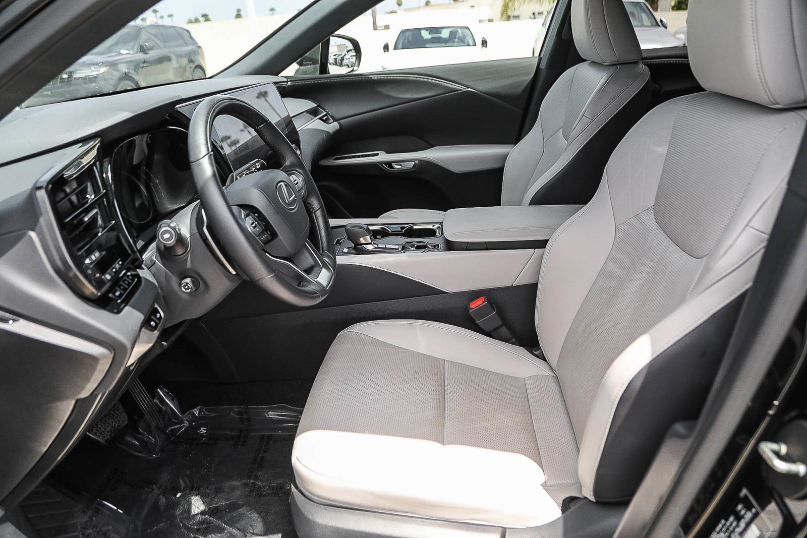Used 2024 Lexus RX 350 Premium Plus w/ Cold Area Package FWD image 17