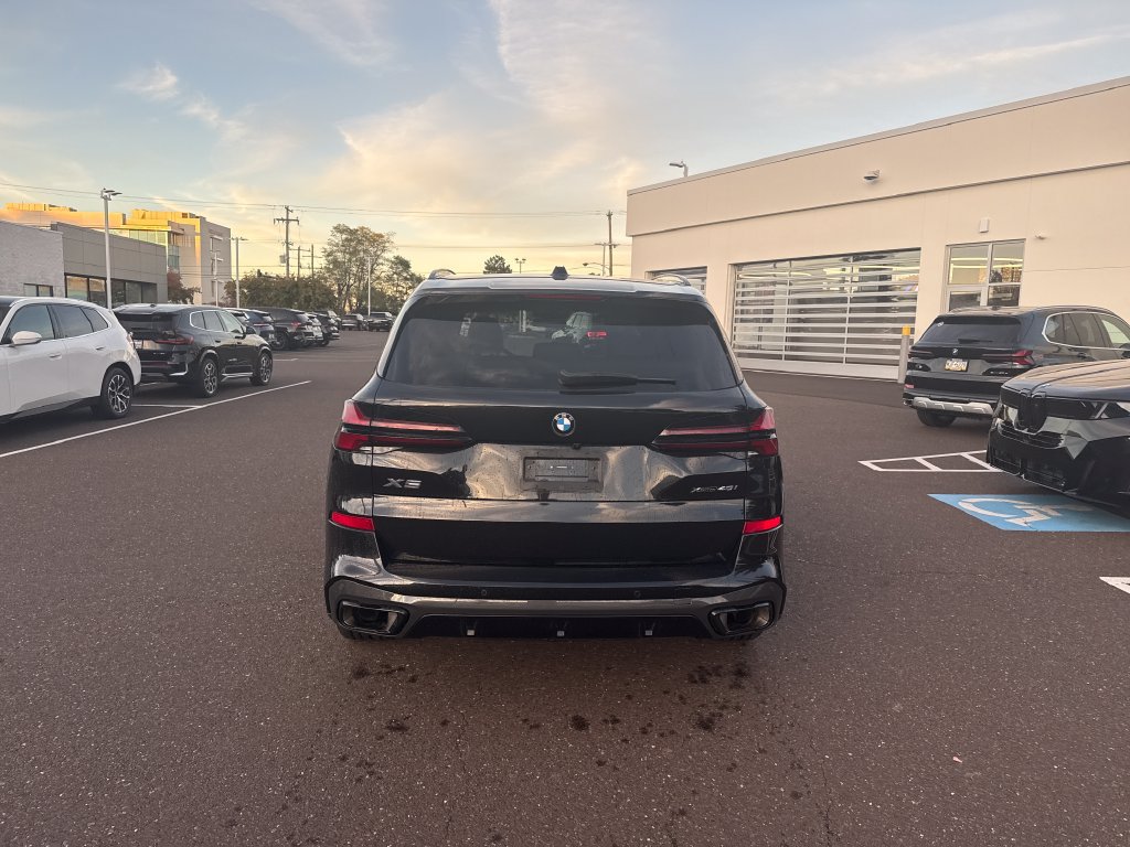 Certified 2025 BMW X5 xDrive40i w/ M Sport Package AWD/4WD image 4