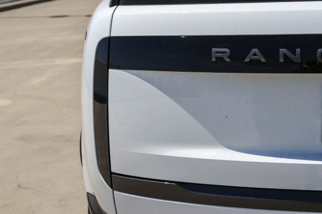 New 2025 Land Rover Range Rover Long Wheelbase SE image 7