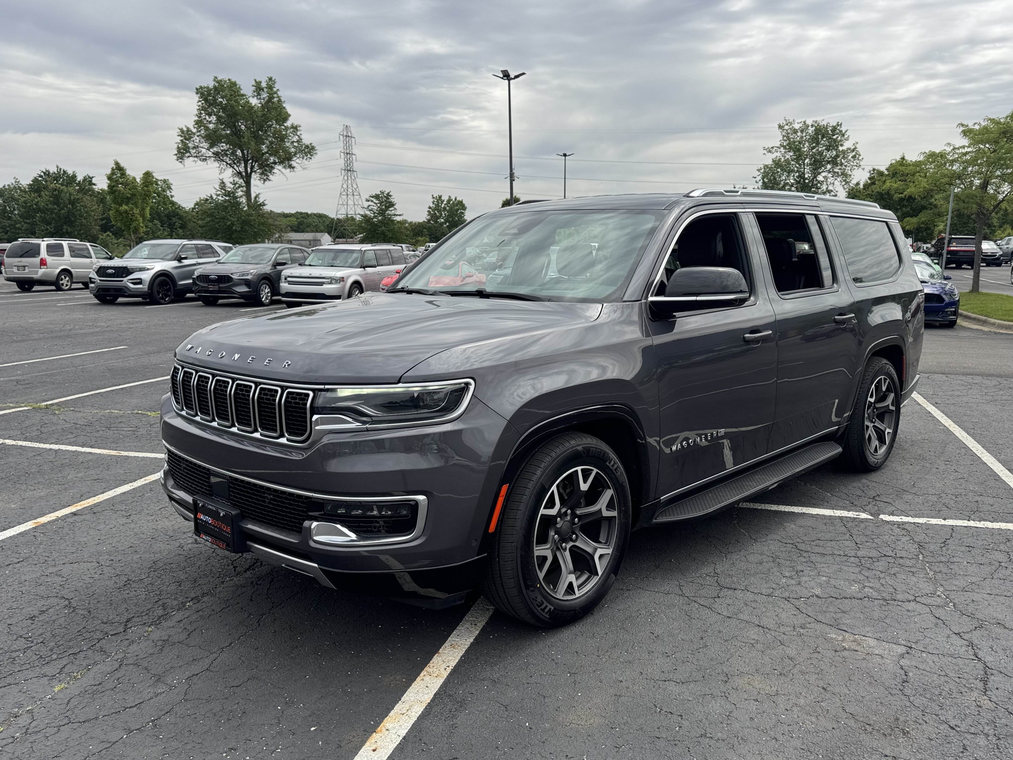 Used 2024 Jeep Wagoneer L Series III w/ Flexible Seating Group AWD/4WD image 36