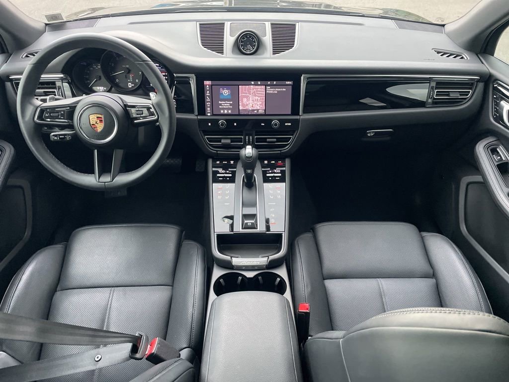 Certified 2025 Porsche Macan image 24