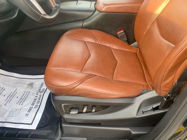 Used 2018 Cadillac Escalade Premium Luxury image 10