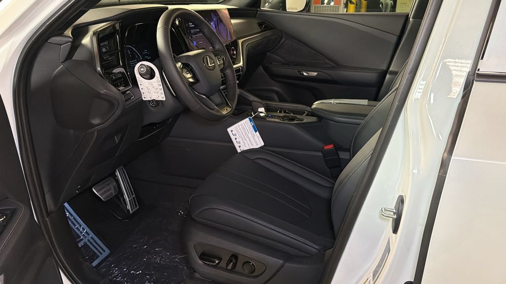 New 2026 Lexus TX 500h AWD image 15