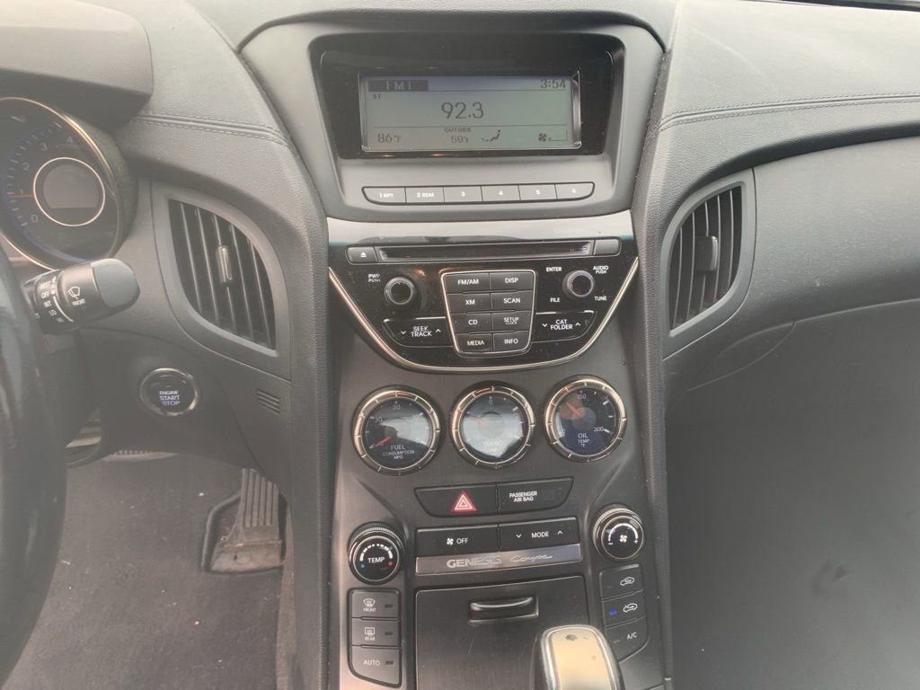 Used 2014 Hyundai Genesis 2.0T image 15