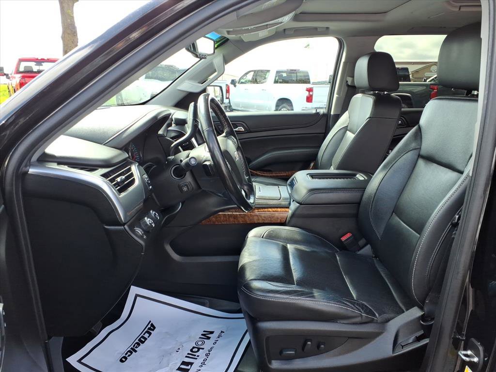 Used 2019 Chevrolet Suburban Premier AWD/4WD image 25
