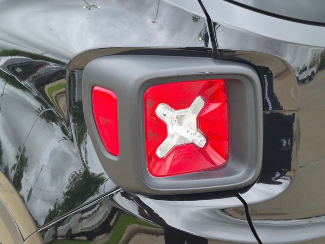 Used 2020 Jeep Renegade Sport FWD image 27
