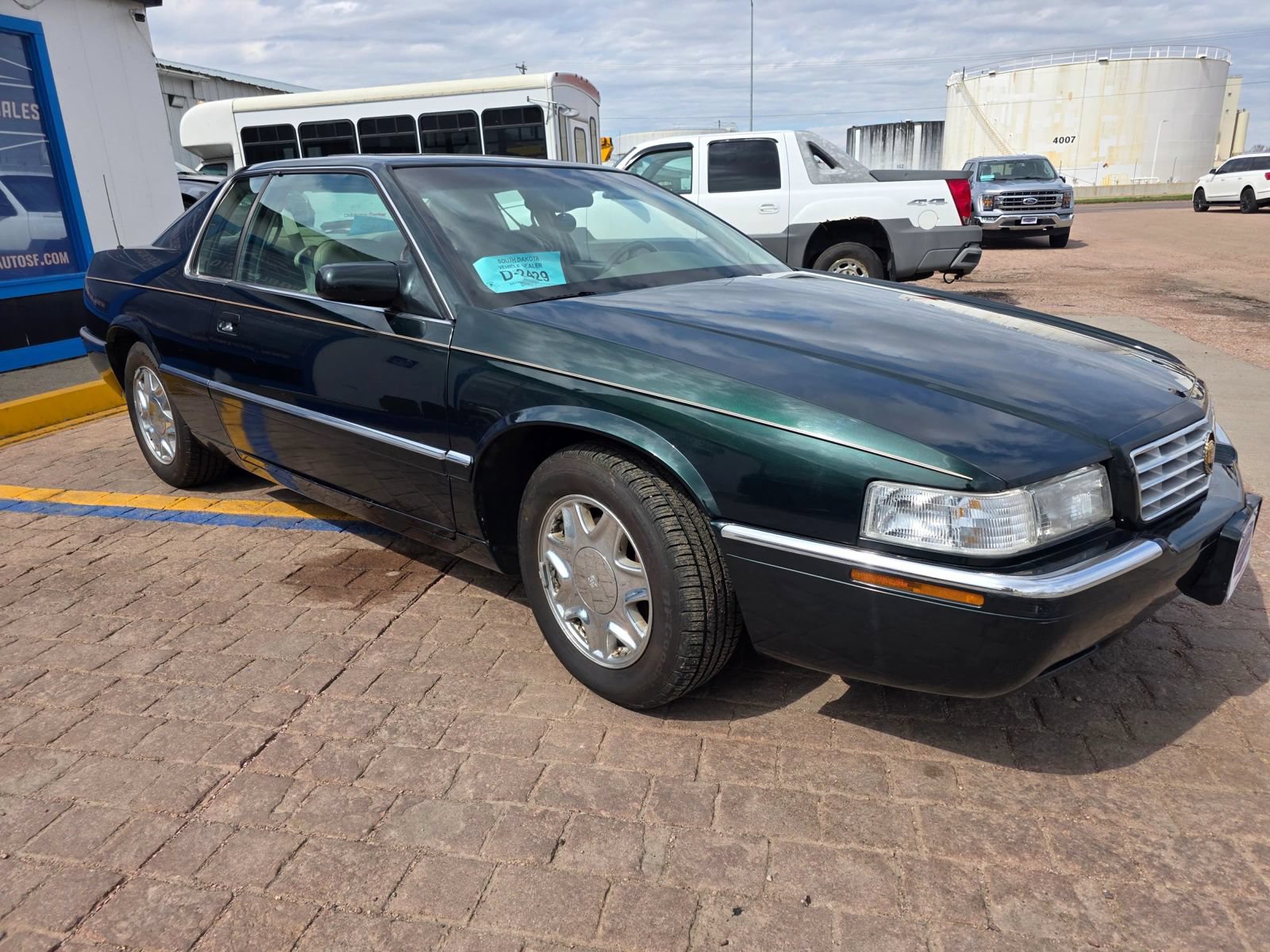 Used 2000 Cadillac Eldorado ESC w/ Comfort/Convenience Pkg FWD image 3