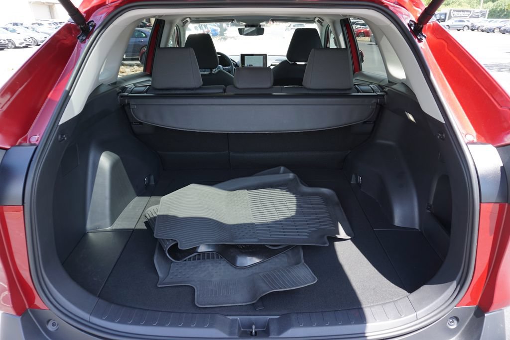 Used 2025 Toyota RAV4 XLE w/ Convenience Package FWD image 32