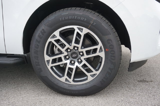 New 2026 Ford Expedition Max Active RWD image 13