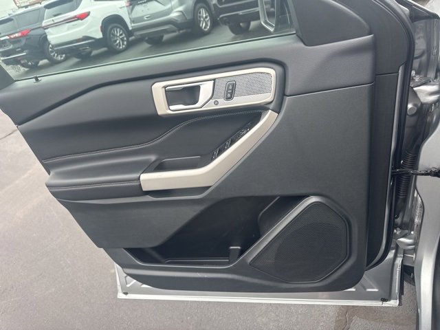 Used 2024 Ford Explorer Limited image 17