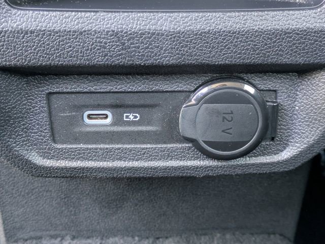 Used 2023 Volkswagen Tiguan SE image 16
