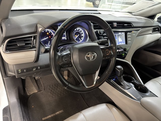 Used 2020 Toyota Camry SE w/ Carpet Mat Package FWD image 9