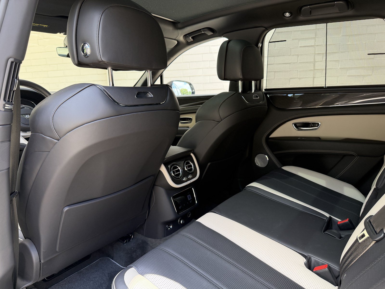 Certified 2023 Bentley Bentayga AWD/4WD image 36
