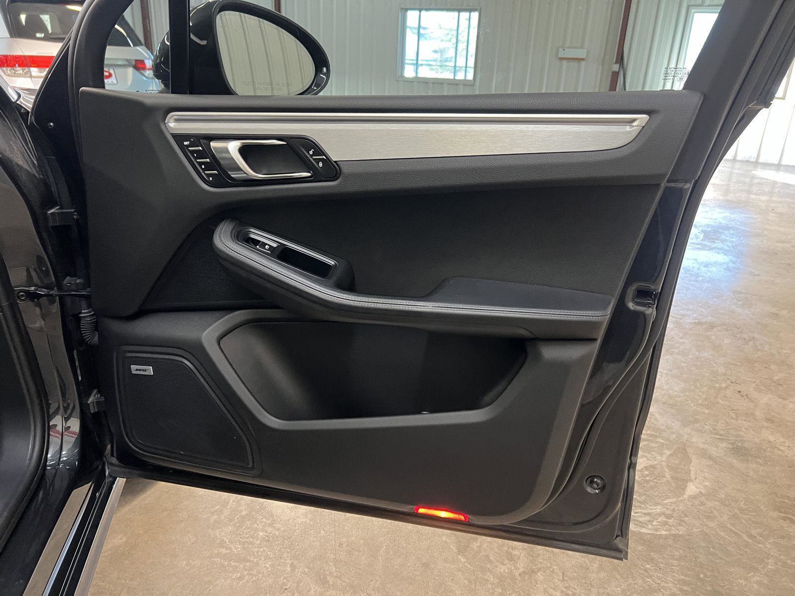 Used 2017 Porsche Macan GTS image 25