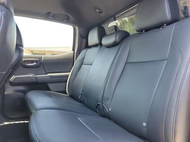 Used 2022 Toyota Tacoma Limited w/ Nightshade Package AWD/4WD image 20