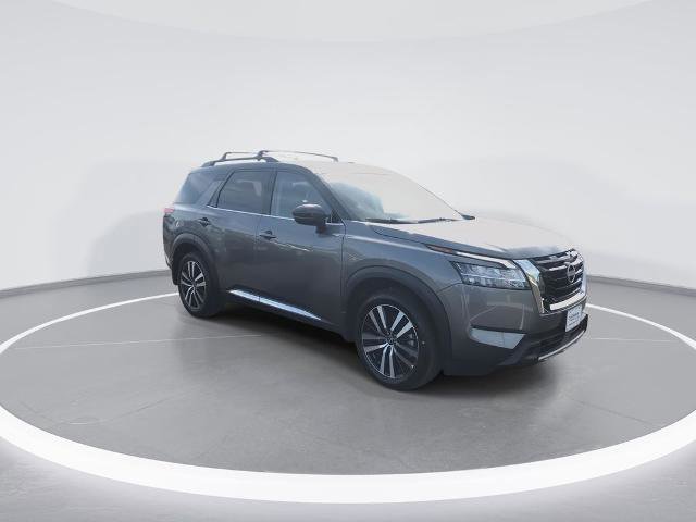 Certified 2024 Nissan Pathfinder Platinum w/ Cargo Package AWD/4WD image 2